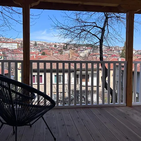 Black Cat Apartment Veliko Tŭrnovo Exterior photo